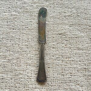Vintage 1881‎ Rogers A1 Greek Pattern Silver Plate Butter Spreader Knife 1915